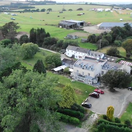 No 4 Trelawney Apartment - Onsite Bar - Restaurant - Horse Riding Menheniot Extérieur photo