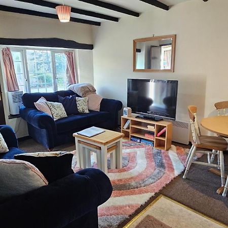 No 4 Trelawney Apartment - Onsite Bar - Restaurant - Horse Riding Menheniot Extérieur photo