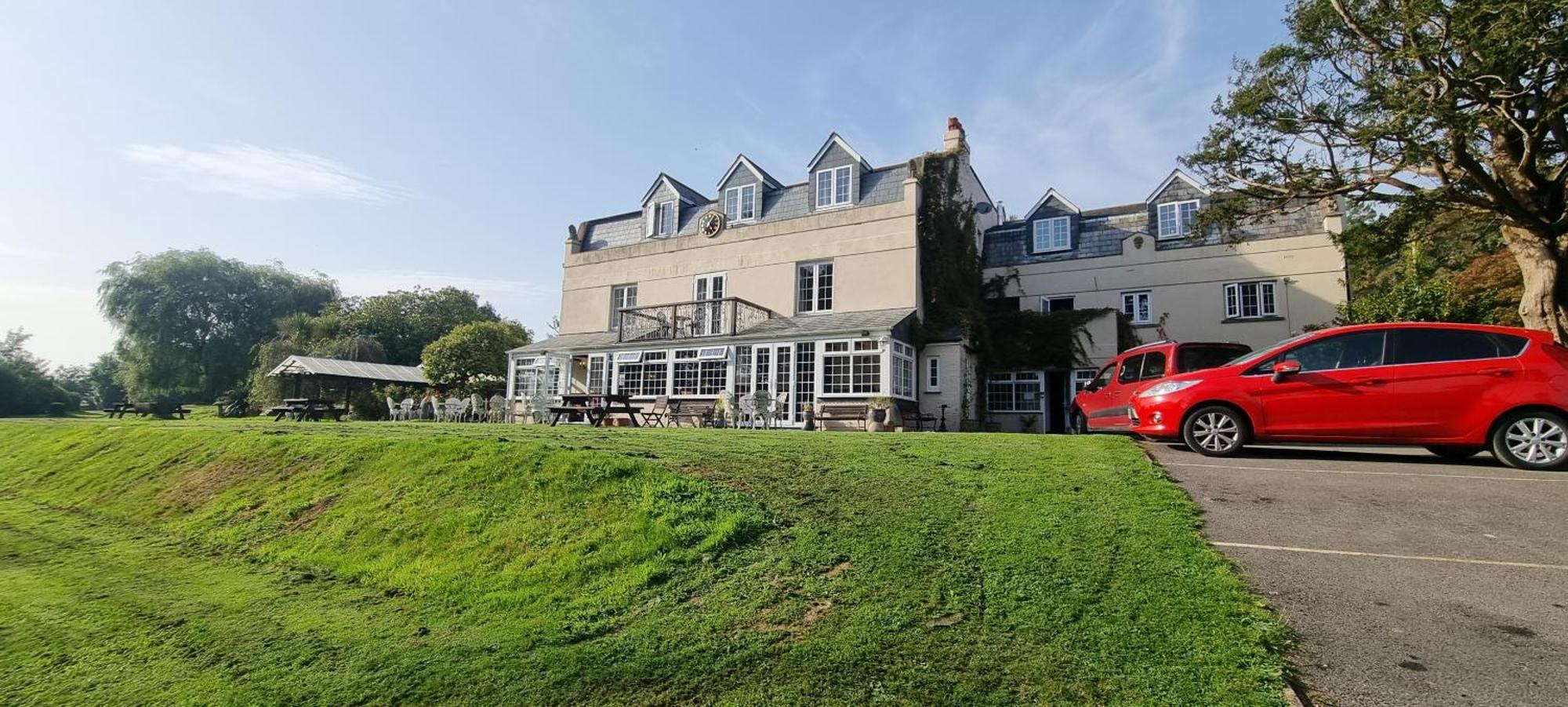 No 4 Trelawney Apartment - Onsite Bar - Restaurant - Horse Riding Menheniot Extérieur photo